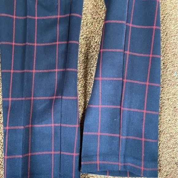 BEAUTIFULLY made and perfectly matched plaid slacks. No label but true quality. - Picture 3 of 6